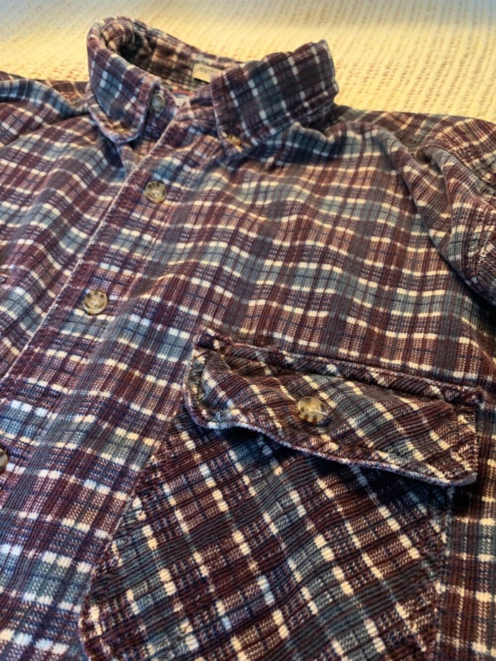Mens Large 100% Cotton Vintage Corduroy Plaid Shirt in Red / Burgundy
